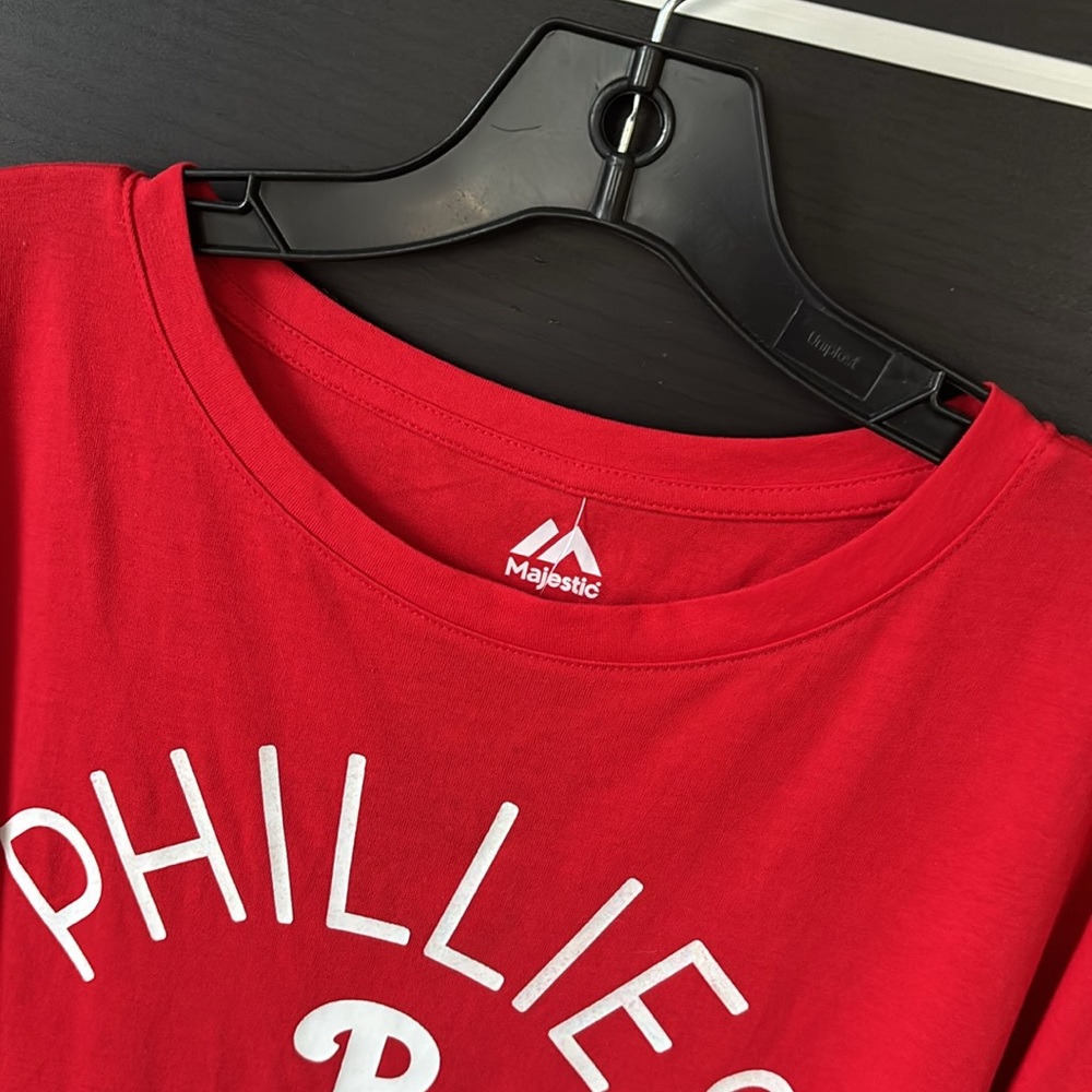 Majestic Women’s Philadelphia Phillies Short Sleeve Tee Shirt in Red - Picture 3 of 14